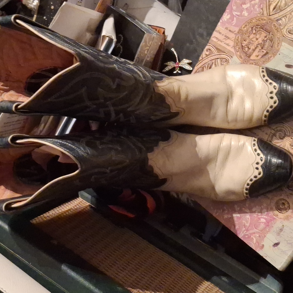 Justin Boots - Picture 8 of 8